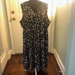 SHEIN Black and White Sleeveless Dress